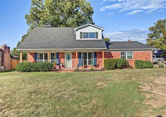 Photo 1 of Single family home for sale at 901 Erie St, Muskogee, OK 74403 | MLS# 2638042 | Listing updated on 2026-10-22
