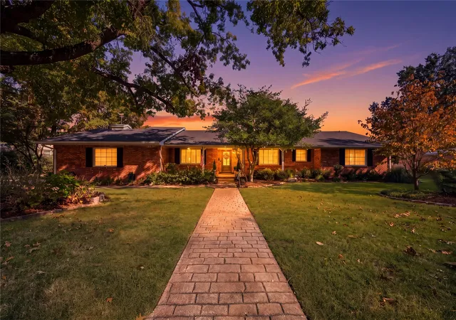 Photo 1 of Single family home for sale at 3933 S Delaware Pl, Tulsa, OK 74105 | MLS# 2638349 | Listing updated on 2026-10-22