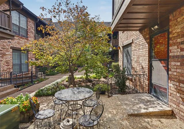 Listing Photo 2 - Condo for sale in building located at 3 Woodward Blvd, Tulsa, OK 74114 - Unit #104