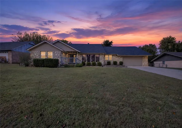 Photo 2 of Single family home for sale at 122 Lake View Dr, Mannford, OK 74044 | MLS# 2638017 | Listing updated on 2026-10-22