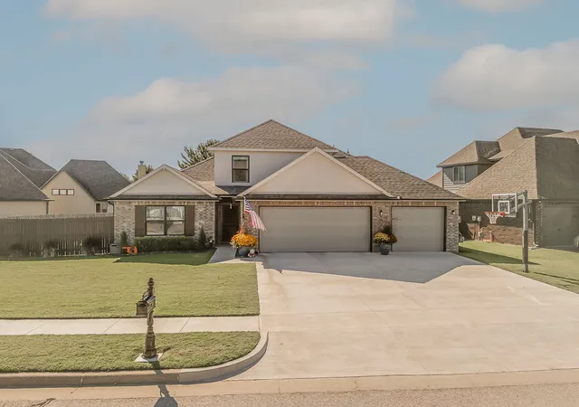 Photo 1 of Single family home for sale at 12514 S 71st Avenue E, Bixby, OK 74008 | MLS# 2637756 | Listing updated on 2026-10-22
