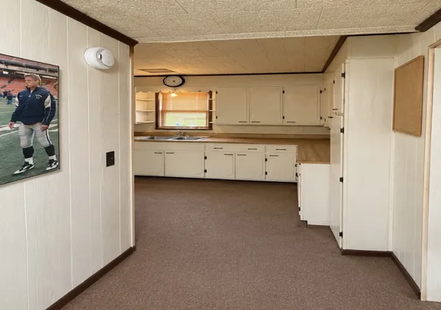 Photo 3 of Single family home for sale at 605 E Center St, Henryetta, OK 74437 | MLS# 2638290 | Listing updated on 2026-10-22