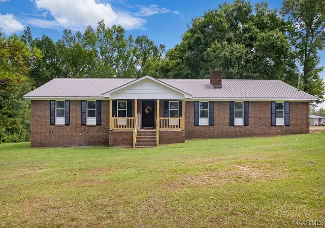 Photo 3 of Single family home for sale at 3740 County Road 32, Clanton, AL 35046 | MLS# 546407 | Listing updated on 2026-09-10