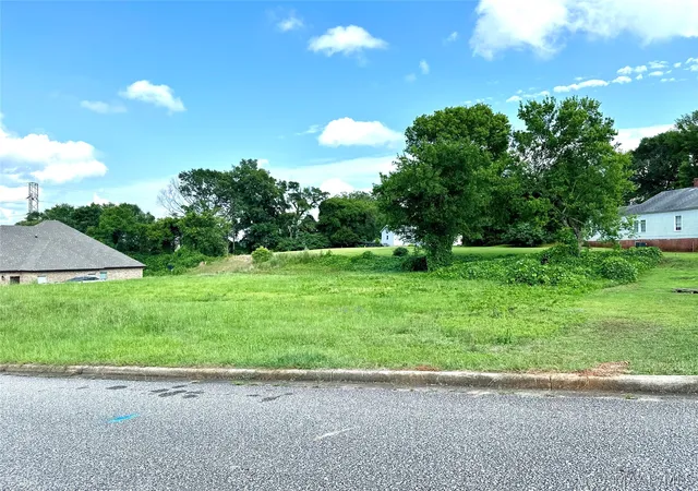 Photo 1 of Land for sale at Lot 18 Riverhills Dr, Tallassee, AL 36078 | MLS# 558618 | Listing updated on 2026-09-10
