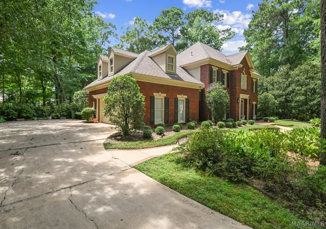 Photo 3 of Single family home for sale at 9808 Wynchase Cir, Montgomery, AL 36117 | MLS# 559510 | Listing updated on 2026-09-05