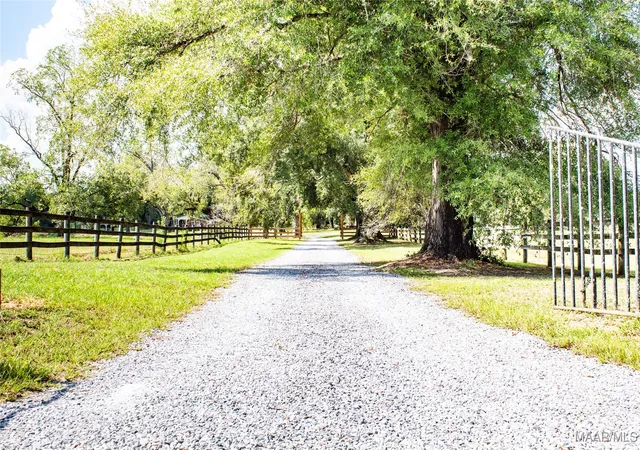 Photo 3 of Single family home for sale at 601 N Pickett St, Autaugaville, AL 36003 | MLS# 564966 | Listing updated on 2026-09-10