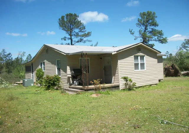 Photo 1 of Single family home for sale at 103 Golden Acres Rd, Wetumpka, AL 36092 | MLS# 565956 | Listing updated on 2026-09-05