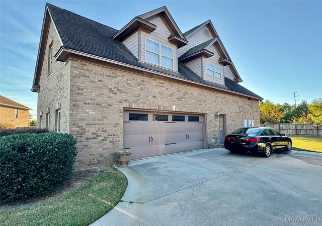 Photo 3 of Single family home for sale at 1160 Laurel Brook Ln, Montgomery, AL 36117 | MLS# 565754 | Listing updated on 2026-09-02
