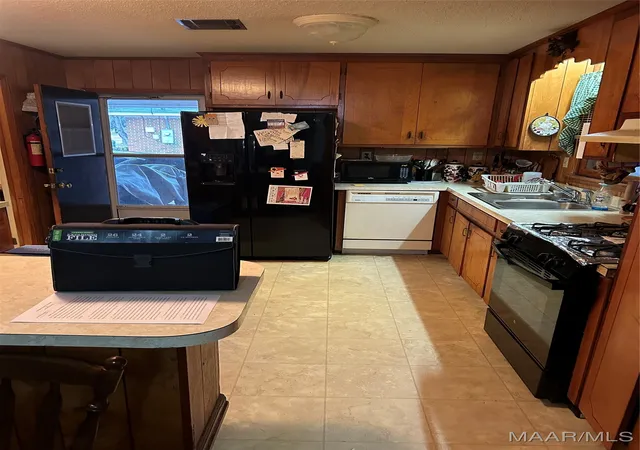 Photo 3 of Single family home for sale at 22 Glendale Dr, Selma, AL 36701 | MLS# 567068 | Listing updated on 2026-09-04
