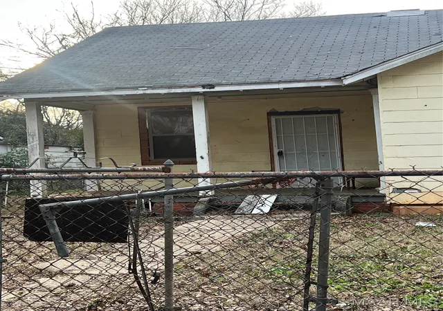 Photo 3 of Single family home for sale at 311 3rd Street, Montgomery, AL 36110 | MLS# 570543 | Listing updated on 2026-09-05