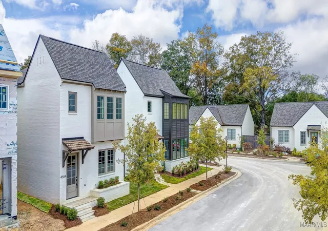 Photo 2 of Single family home for sale at 4504 Bloomsbury St, Montgomery, AL 36116 | MLS# 572525 | Listing updated on 2026-09-04