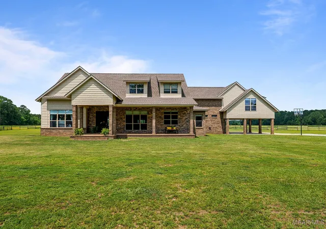 Photo 1 of Single family home for sale at 511 Mehearg Rd, Wetumpka, AL 36092 | MLS# 577098 | Listing updated on 2026-09-10