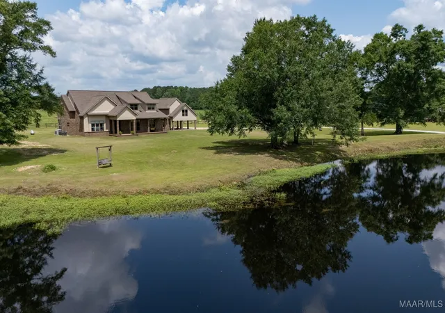 Photo 2 of Single family home for sale at 511 Mehearg Rd, Wetumpka, AL 36092 | MLS# 577098 | Listing updated on 2026-09-10