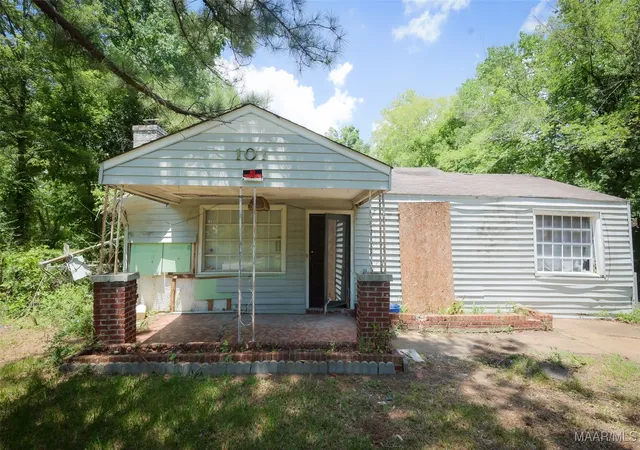 Photo 1 of Single family home for sale at 101 E Woodland Dr, Montgomery, AL 36105 | MLS# 578632 | Listing updated on 2026-09-05