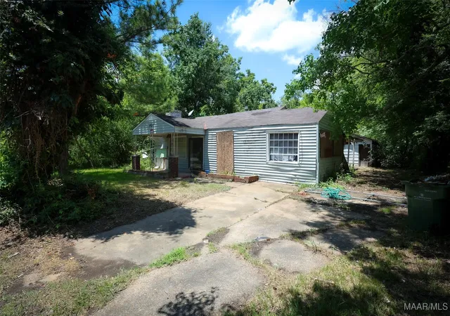 Photo 2 of Single family home for sale at 101 E Woodland Dr, Montgomery, AL 36105 | MLS# 578632 | Listing updated on 2026-09-05