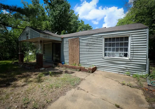 Photo 3 of Single family home for sale at 101 E Woodland Dr, Montgomery, AL 36105 | MLS# 578632 | Listing updated on 2026-09-05