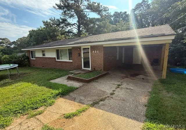 Photo 2 of Single family home for sale at 421 Nottingham Rd, Montgomery, AL 36109 | MLS# 579534 | Listing updated on 2026-09-10