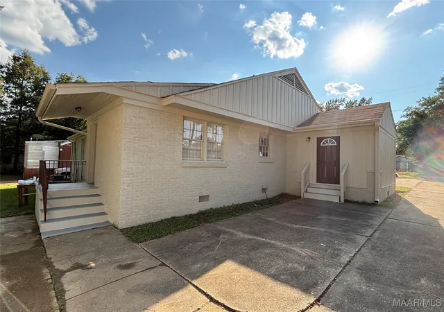 Photo 4 of Single family home for sale at 3365 Southmont Dr, Montgomery, AL 36105 | MLS# 580084 | Listing updated on 2026-09-11