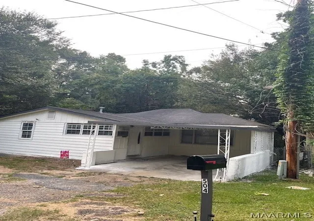 Photo 1 of Single family home for sale at 504 W Lee St, Tuskegee, AL 36083 | MLS# 580216 | Listing updated on 2026-09-11