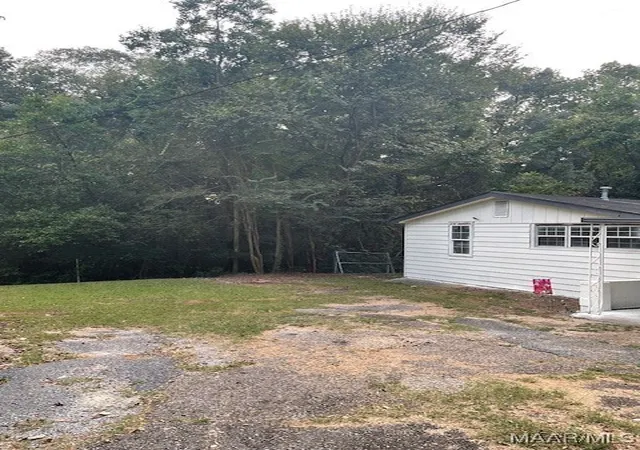 Photo 2 of Single family home for sale at 504 W Lee St, Tuskegee, AL 36083 | MLS# 580216 | Listing updated on 2026-09-11
