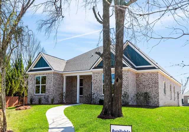 Photo 3 of Sale Pending at 3718 Windsor Hill Blvd, Montgomery, AL 36106 | MLS# 580237 | Listing updated on 2026-09-08