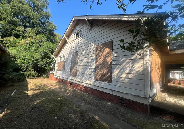 Photo 2 of Single family home for sale at 936 S Lawrence St, Montgomery, AL 36104 | MLS# 580234 | Listing updated on 2026-09-02