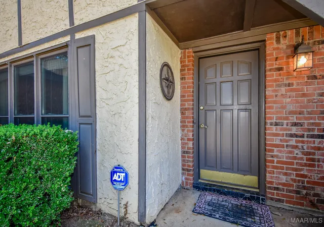 Photo 3 of Single family home for sale at 1237 Edgeworth Dr, Montgomery, AL 36109 | MLS# 580911 | Listing updated on 2026-09-10