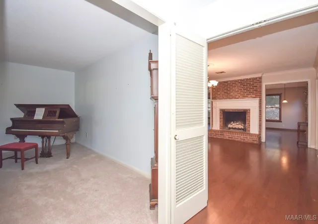 Photo 4 of Single family home for sale at 1237 Edgeworth Dr, Montgomery, AL 36109 | MLS# 580911 | Listing updated on 2026-09-10