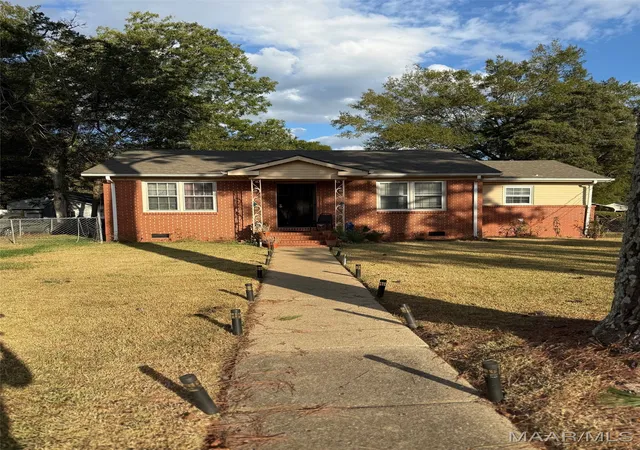 Photo 1 of Single family home for sale at 2200 Elkdale St, Selma, AL 36701 | MLS# 580959 | Listing updated on 2026-09-03