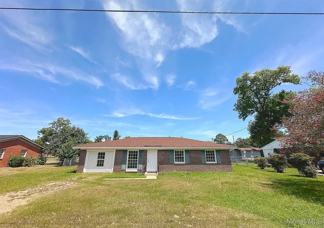 Photo 1 of Single family home for sale at 4 Carolyn St, Selma, AL 36701 | MLS# 580971 | Listing updated on 2026-09-22