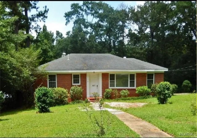 Photo 1 of Single family home for sale at 407 Overlook Rd, Greenville, AL 36037 | MLS# 581771 | Listing updated on 2026-09-02