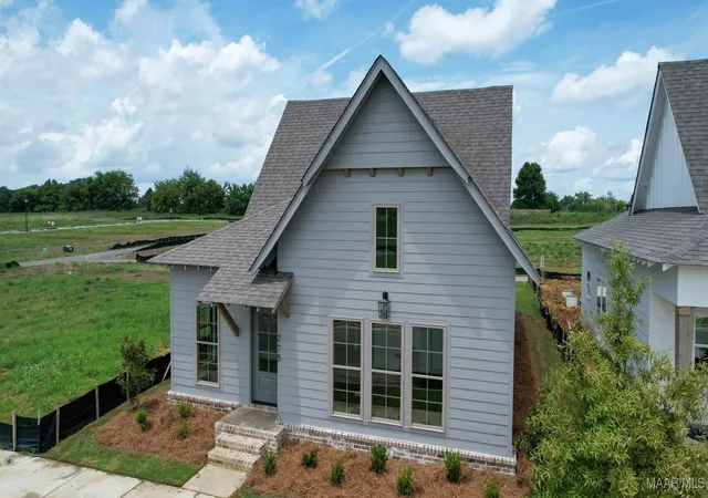 Photo 4 of Single family home for sale at 329 Ivy Ave, Montgomery, AL 36104 | MLS# 582066 | Listing updated on 2026-09-10