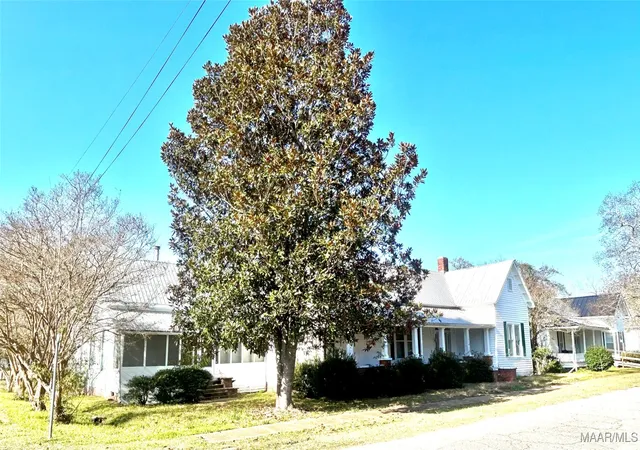 Photo 3 of Single family home for sale at 304 Church St E, Pine Hill, AL 36769 | MLS# 582336 | Listing updated on 2026-09-10