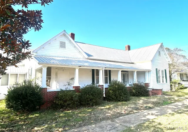 Photo 3 of Single family home for sale at 304 Church St E, Pine Hill, AL 36769 | MLS# 582336 | Listing updated on 2026-09-10