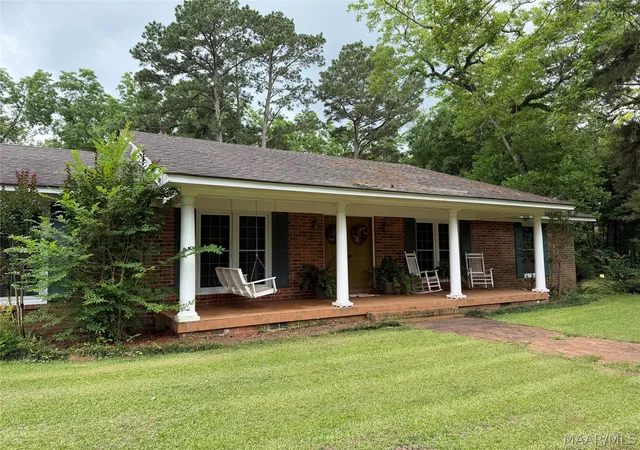 Photo 3 of Single family home for sale at 119 Rogers St E, Fort Deposit, AL 36032 | MLS# 582566 | Listing updated on 2026-09-04