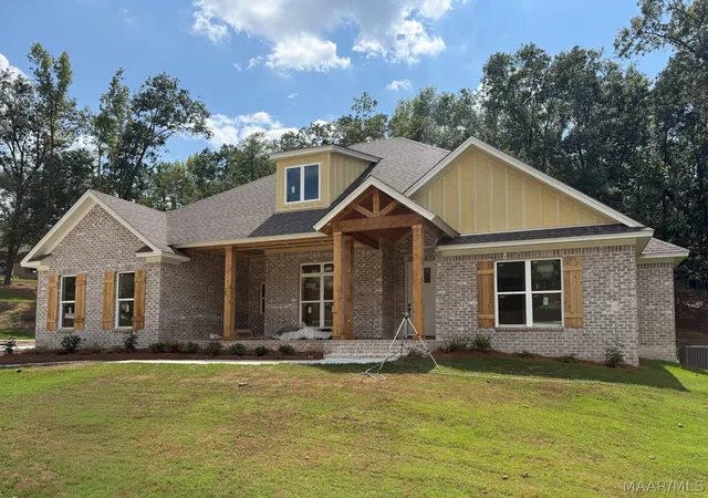 Photo 1 of Single family home for sale at 136 Birchwood Ln, Wetumpka, AL 36093 | MLS# 582550 | Listing updated on 2026-09-05