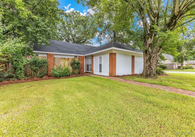 Photo 2 of Single family home for sale at 4680 Ray Dr, Montgomery, AL 36109 | MLS# 583110 | Listing updated on 2026-09-10