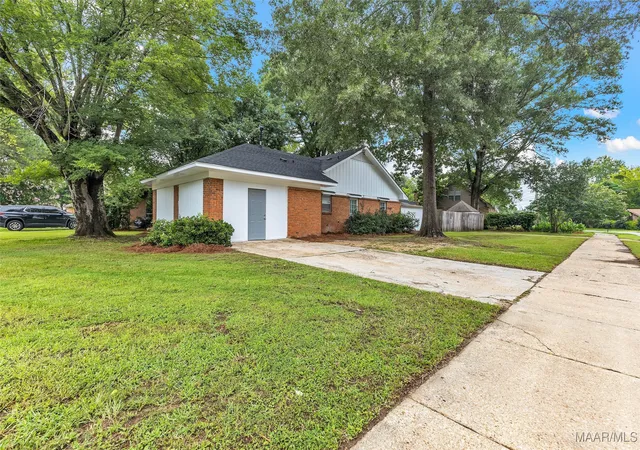 Photo 3 of Single family home for sale at 4680 Ray Dr, Montgomery, AL 36109 | MLS# 583110 | Listing updated on 2026-09-10