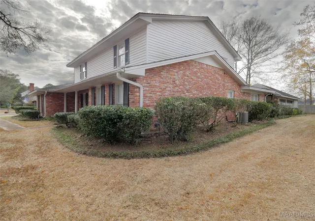 Photo 4 of Single family home for sale at 1800 Wentworth Dr, Montgomery, AL 36106 | MLS# 583035 | Listing updated on 2026-09-04