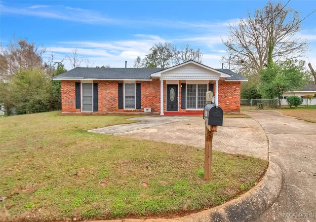 Photo 2 of Single family home for sale at 500 Lawndale Ln, Montgomery, AL 36109 | MLS# 583192 | Listing updated on 2026-09-04