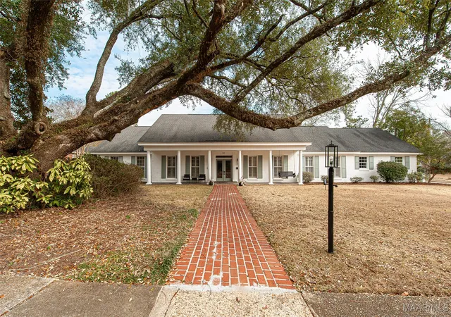 Photo 2 of Single family home for sale at 3051 Hl Hedge Dr, Montgomery, AL 36111 | MLS# 583314 | Listing updated on 2026-09-04