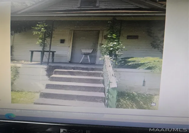 Photo 1 of Single family home for sale at 1054 Oak St, Montgomery, AL 36108 | MLS# 583512 | Listing updated on 2026-08-31