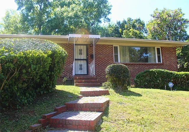 Photo 2 of Single family home for sale at 1002 Rosedale Dr, Montgomery, AL 36107 | MLS# 583888 | Listing updated on 2026-09-10