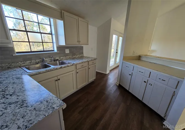 Photo 3 of Single family home for sale at 1024 N Gap Loop, Montgomery, AL 36110 | MLS# 583804 | Listing updated on 2026-09-05