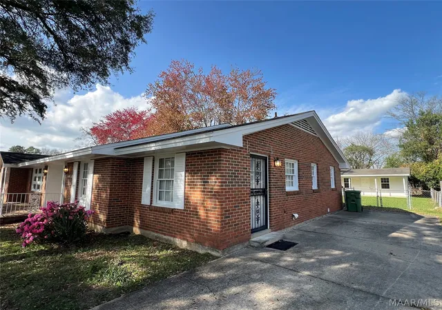 Photo 2 of Single family home for sale at 3243 N Colonial Dr, Montgomery, AL 36111 | MLS# 584053 | Listing updated on 2026-09-02