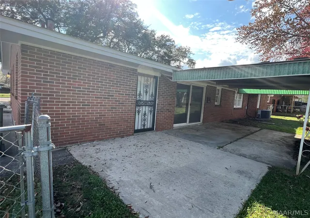 Photo 3 of Single family home for sale at 3243 N Colonial Dr, Montgomery, AL 36111 | MLS# 584053 | Listing updated on 2026-09-02