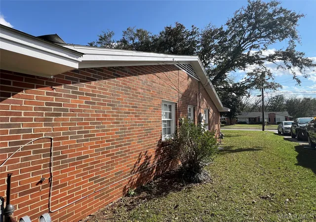 Photo 4 of Single family home for sale at 3243 N Colonial Dr, Montgomery, AL 36111 | MLS# 584053 | Listing updated on 2026-09-02