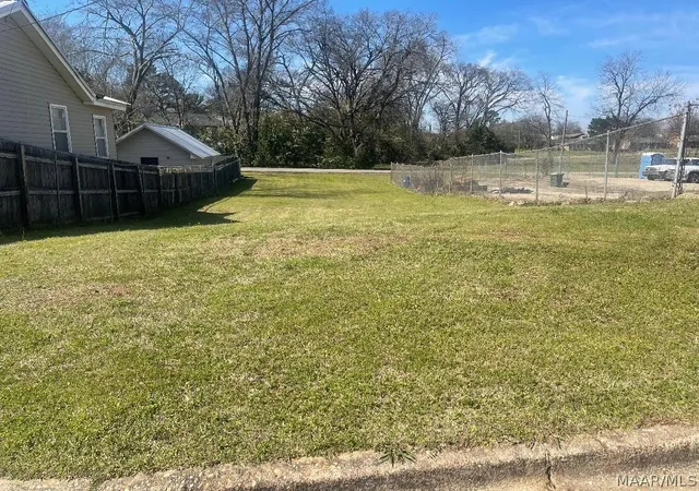 Photo 1 of Sale Pending at 858 Murray St, Montgomery, AL 36108 | MLS# 584360 | Listing updated on 2026-09-03