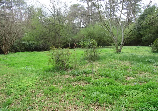 Photo 3 of Single family home for sale at 3945 Vista Cir, Montgomery, AL 36109 | MLS# 584477 | Listing updated on 2026-09-10