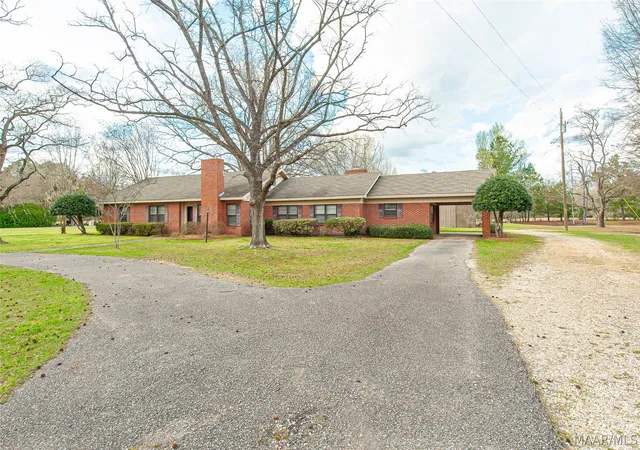 Photo 3 of Single family home for sale at 6486 W Old Hayneville Rd, Hope Hull, AL 36043 | MLS# 584438 | Listing updated on 2026-09-04